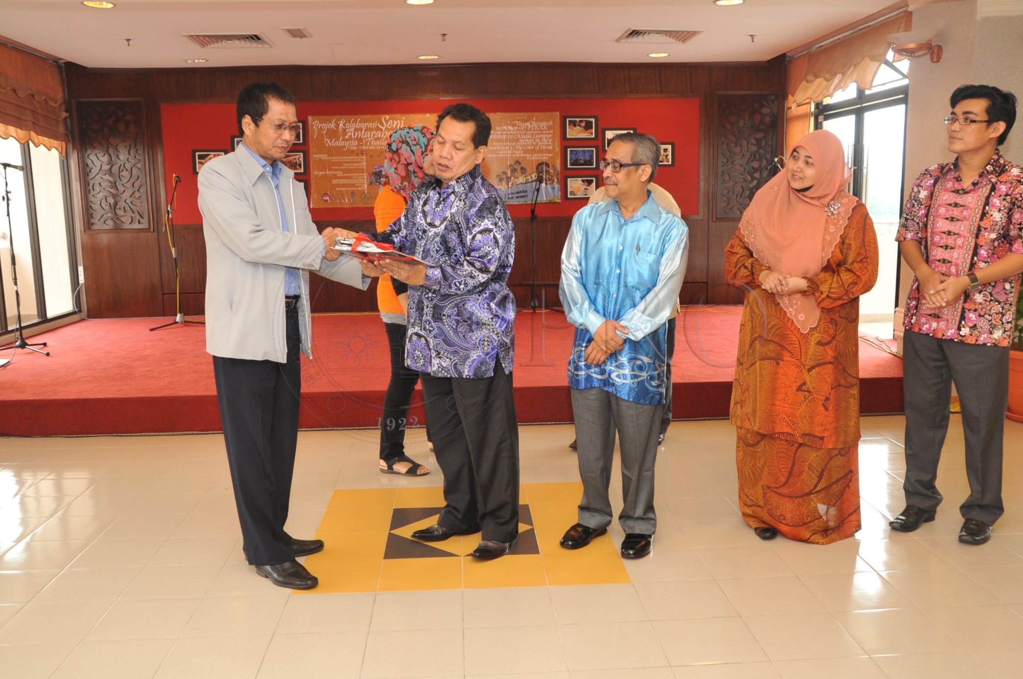 PRO 14 45 THAKSIN PRO 5795